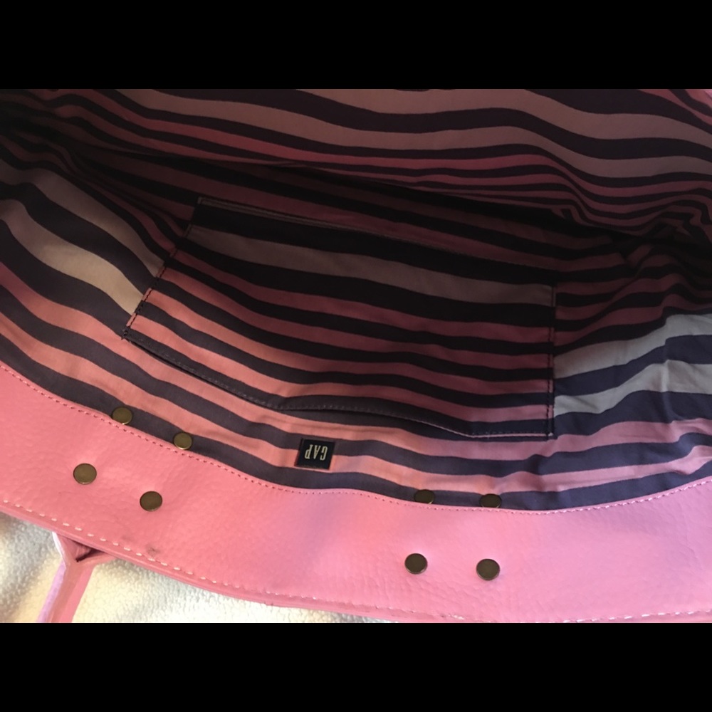 Beautiful Pink purse - Picture 2 of 2